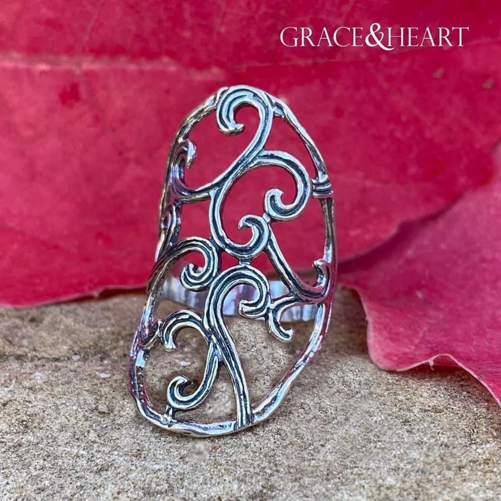 Grace & Heart Trellis Ring size 8 sterling silver excellent used condition